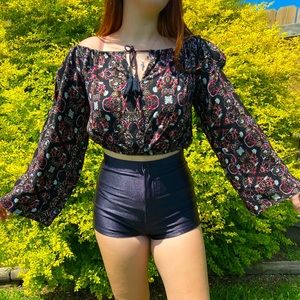 Kendall + Kylie sz M crop top